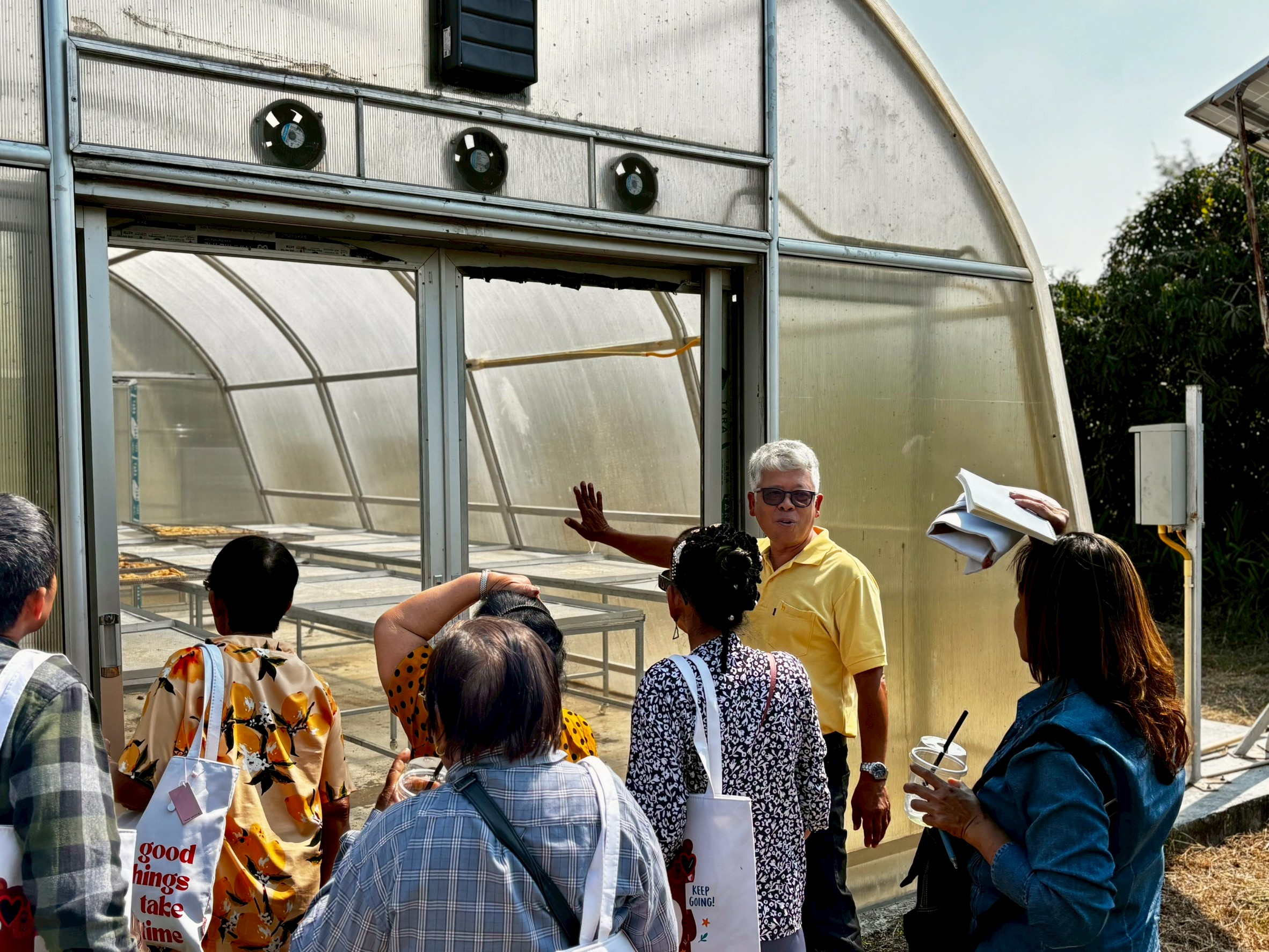 title - ส.ป.ก.เพชรบุรี นำเกษตรกรวิสาหกิจชุมชน บ้านหนองปรงเพื่อการเกษตรและวิสาหกิจชุมชน สัมมาชีพ บ้านจะโปรง อบรมโครงการพัฒนาธุรกิจชุมชน กิจกรรมพัฒนาธุรกิจชุมชนในเขตปฏิรูปที่ดิน ปีงบประมาณ พ.ศ. 2569